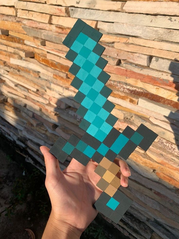 Alt image